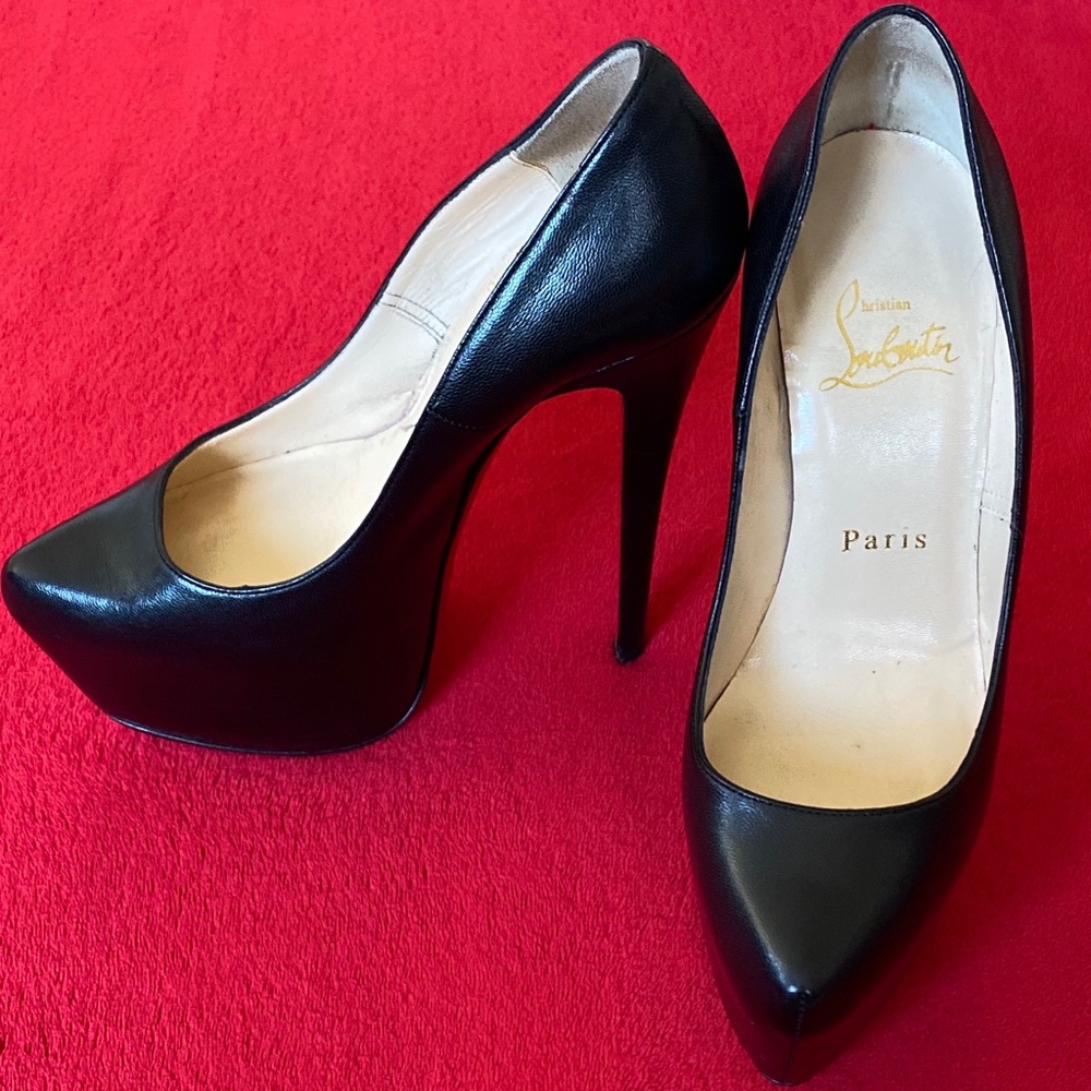 Christian Louboutin Daffodile Size 5.5